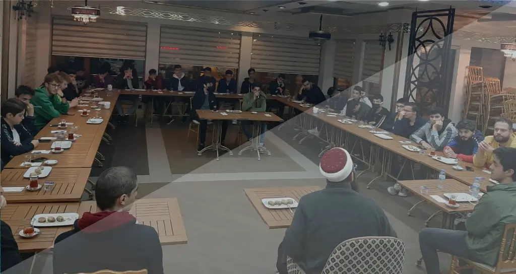 İlim Merkezinde Gençlerle Birlikte Sohbet